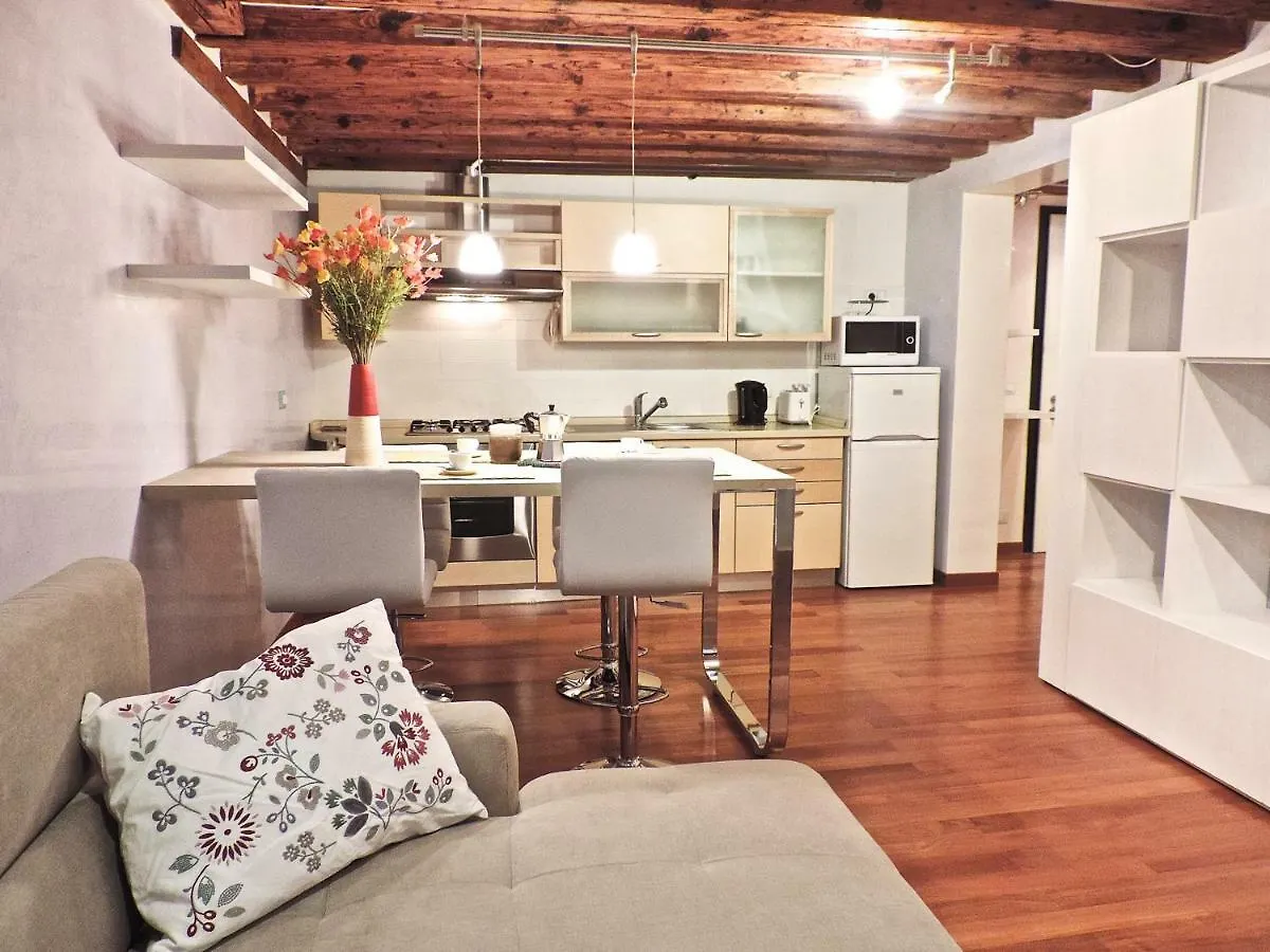 Sant'Aponal Apartment - Wi Fi Venice