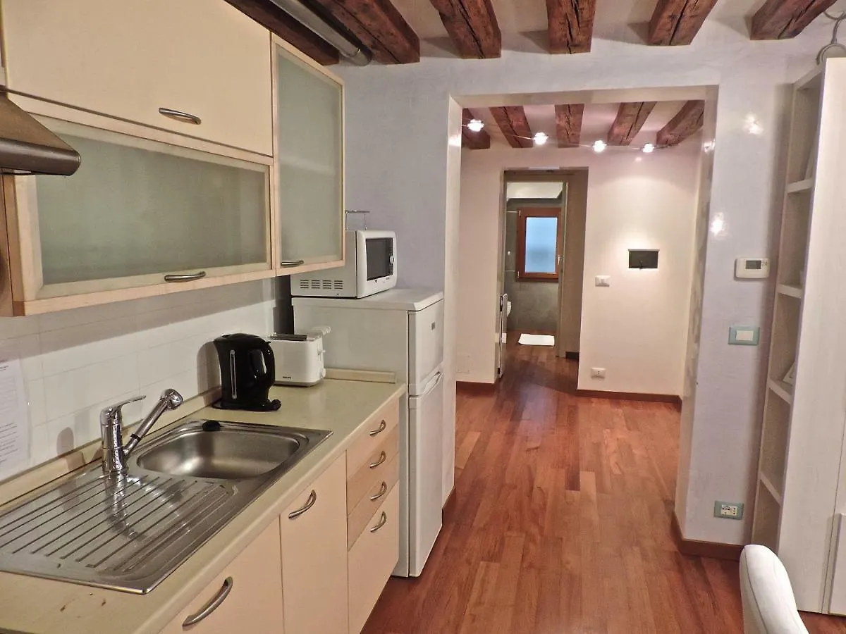 Sant'Aponal Apartment - Wi Fi Venice