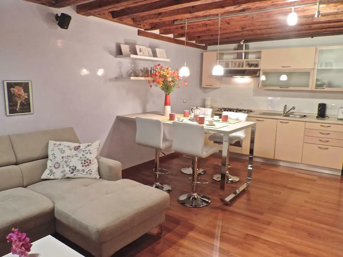 Sant'Aponal Apartment - Wi Fi Venice 0*,  Italy